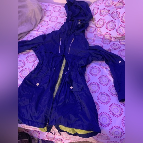 Rain jackets - Picture 2 of 2